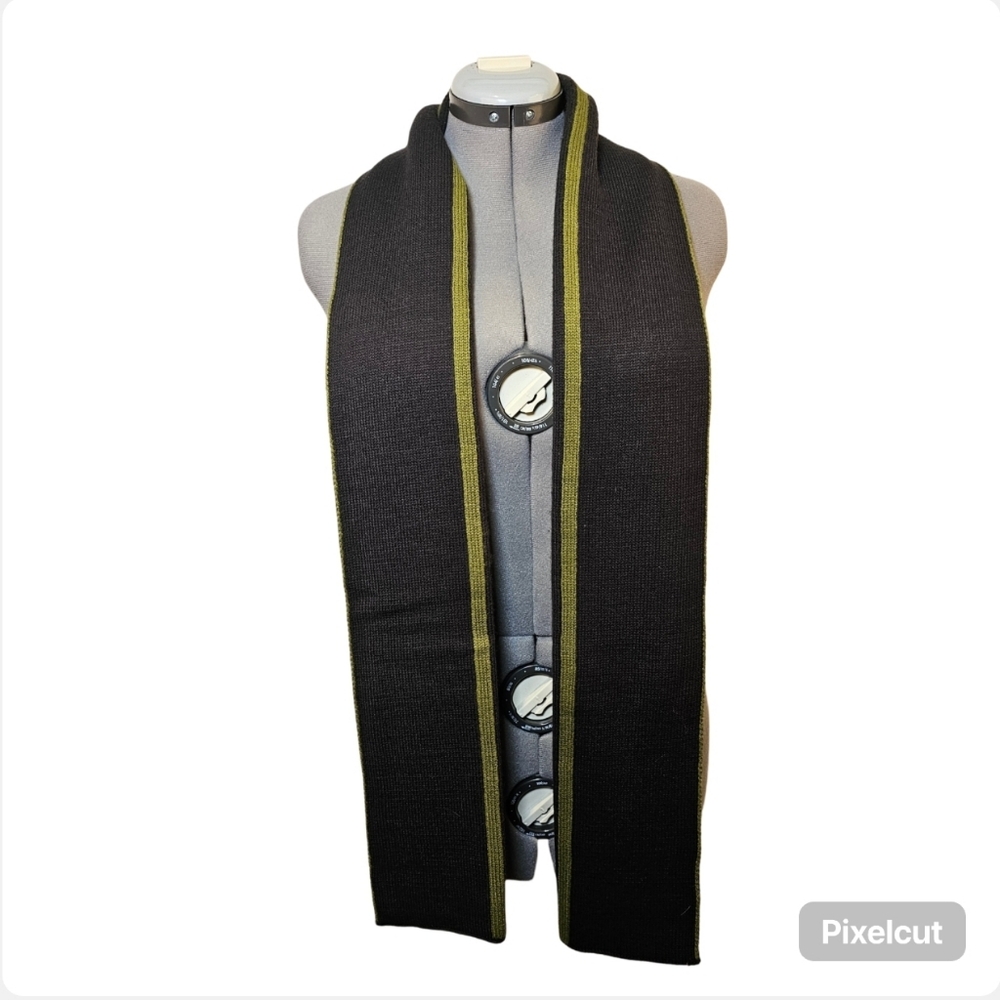 Reversible light and dark green acrylic men's scarf. Business casual streetwear.